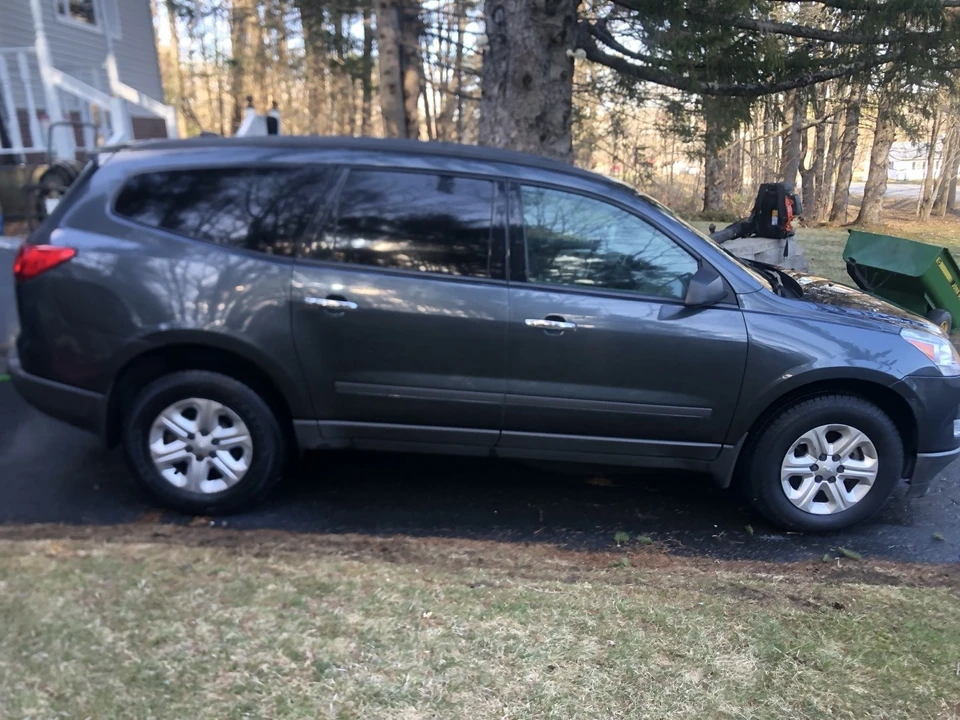 2011 Chevrolet Traverse - Image 9 of 14