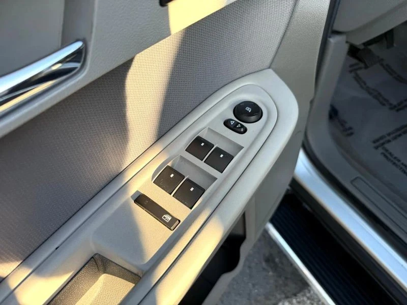 2011 Chevrolet Traverse - Image 10 of 12