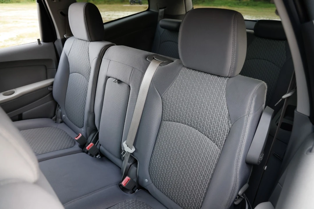 2011 Chevrolet Traverse - Image 8 of 12