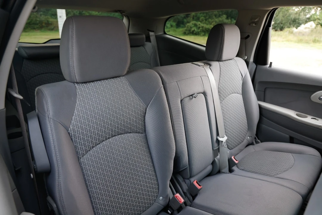 2011 Chevrolet Traverse - Image 14 of 21