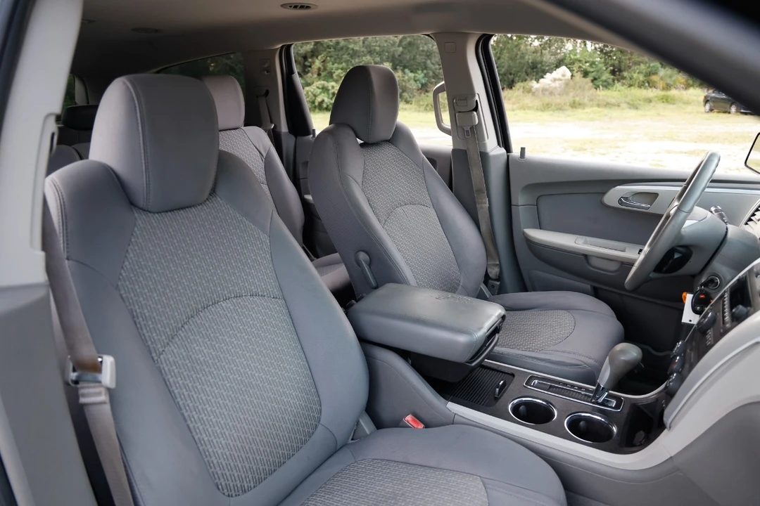 2011 Chevrolet Traverse - Image 18 of 21