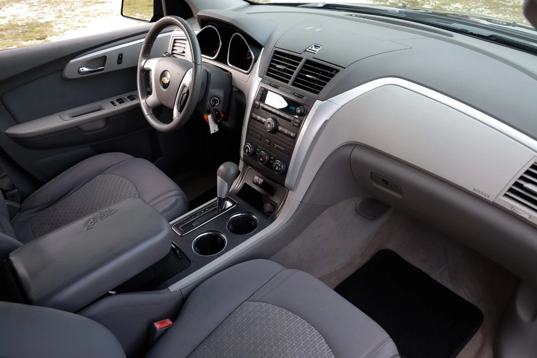 2011 Chevrolet Traverse - Image 16 of 21