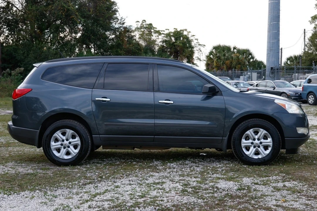 2011 Chevrolet Traverse - Image 13 of 21