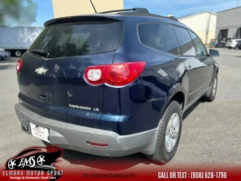 2011 Chevrolet Traverse - Image 10 of 12