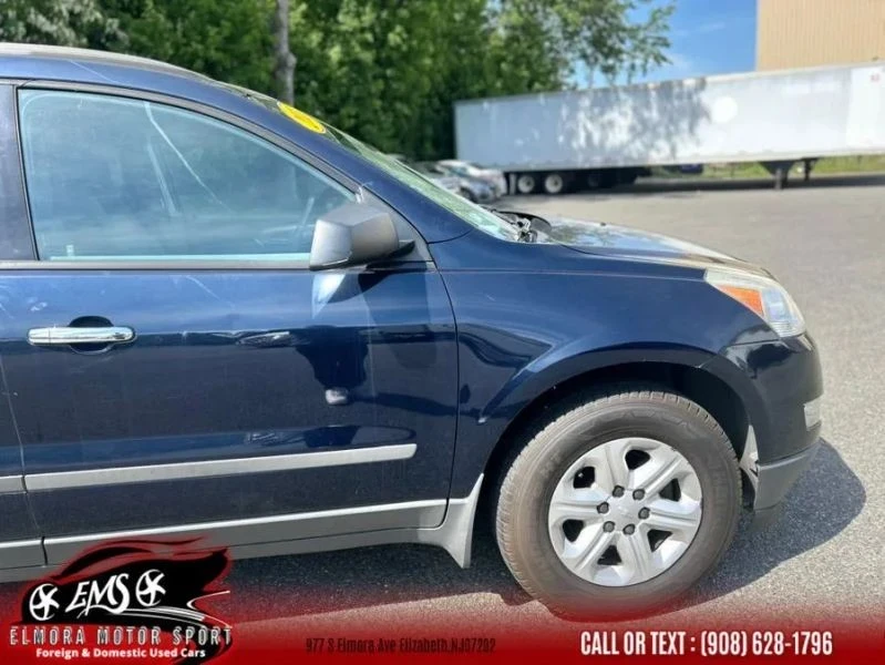 2011 Chevrolet Traverse - Image 8 of 12