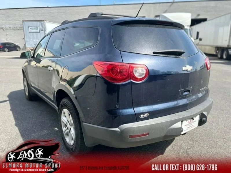 2011 Chevrolet Traverse - Image 11 of 12