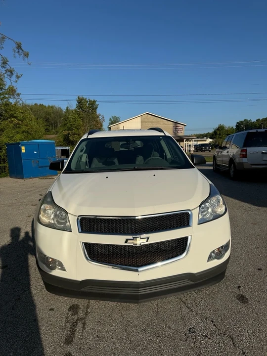 2011 Chevrolet Traverse - Image 2 of 16