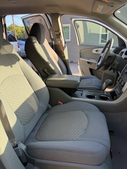 2011 Chevrolet Traverse - Image 16 of 16