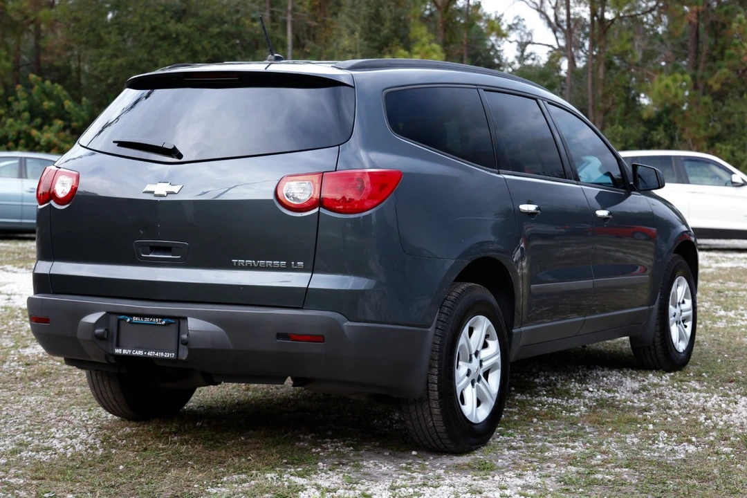 2011 Chevrolet Traverse - Image 11 of 12