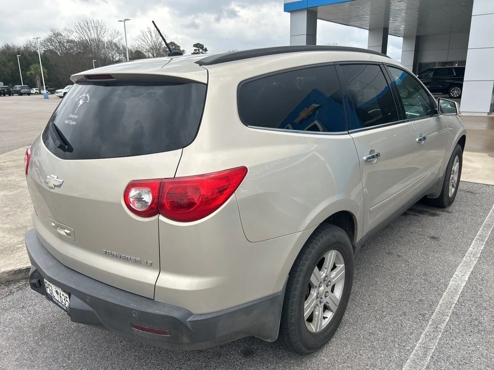 2011 Chevrolet Traverse - Image 5 of 10