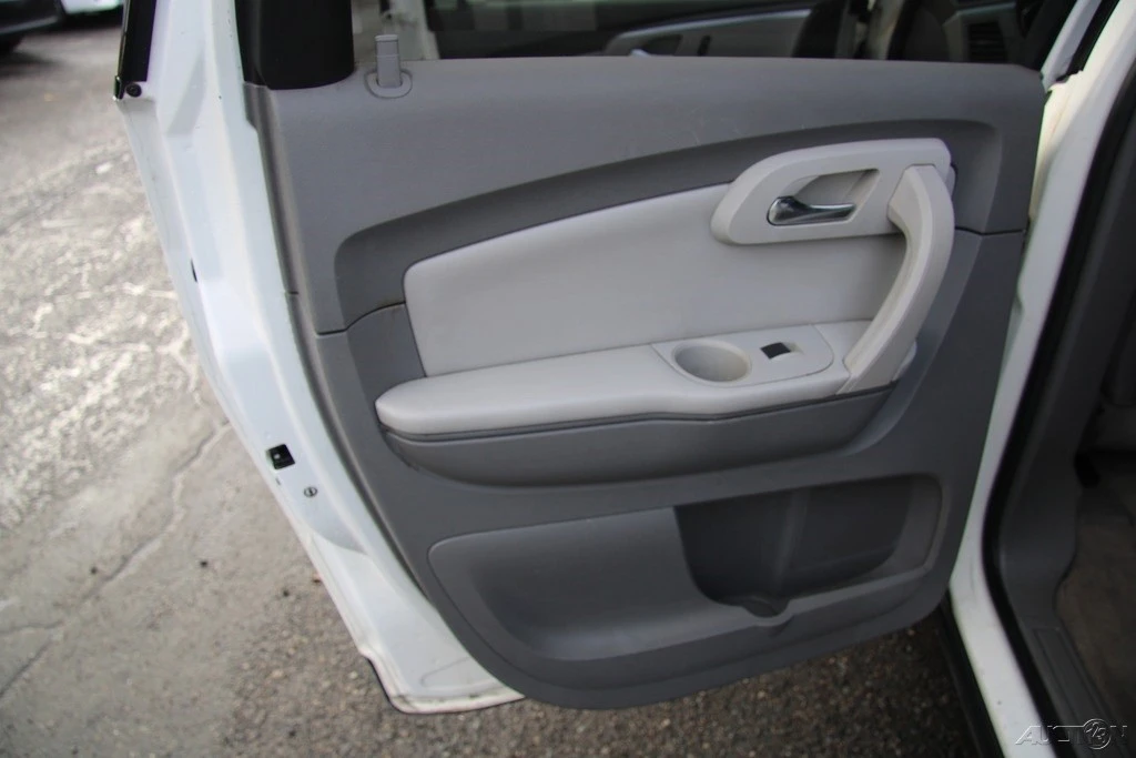 2011 Chevrolet Traverse - Image 19 of 21