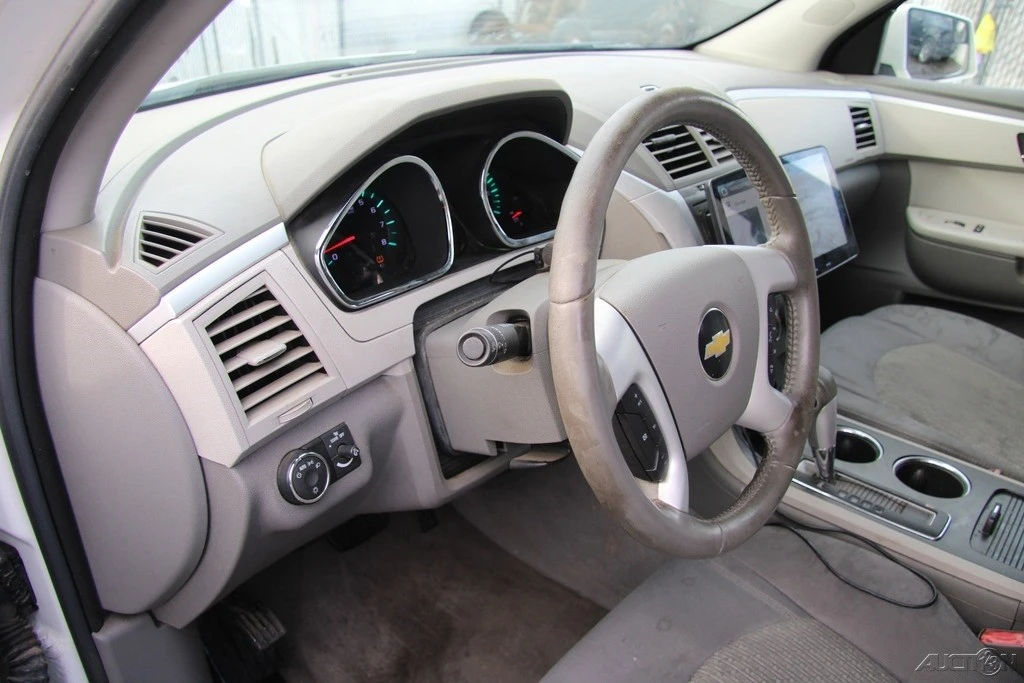 2011 Chevrolet Traverse - Image 13 of 21