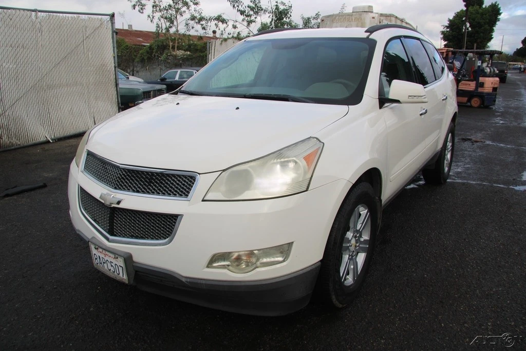 2011 Chevrolet Traverse - Image 2 of 21
