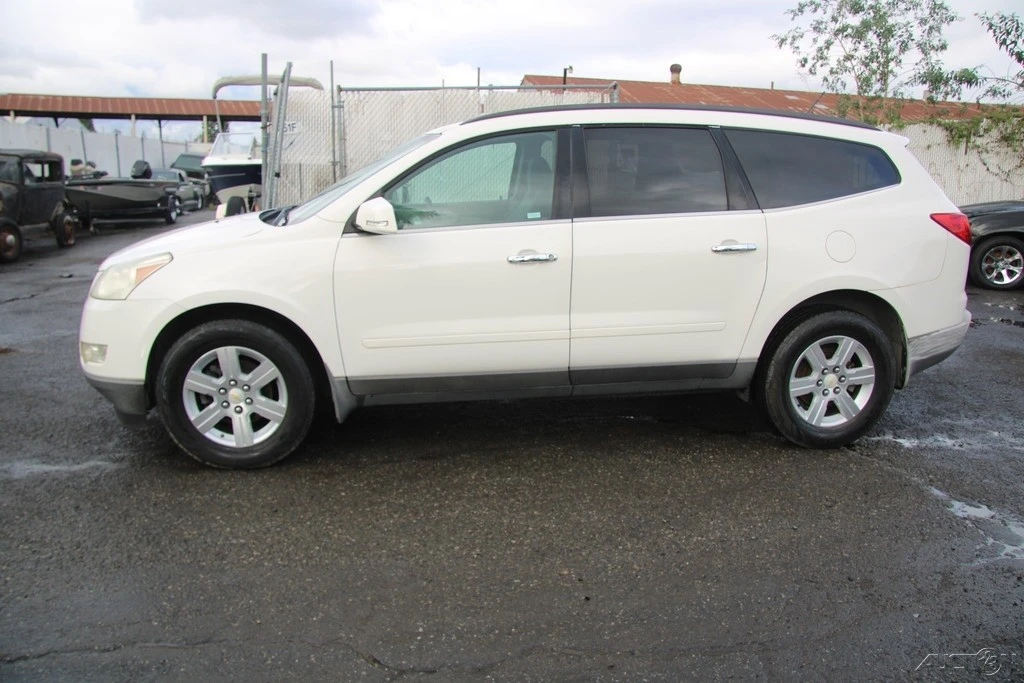 2011 Chevrolet Traverse - Image 3 of 21