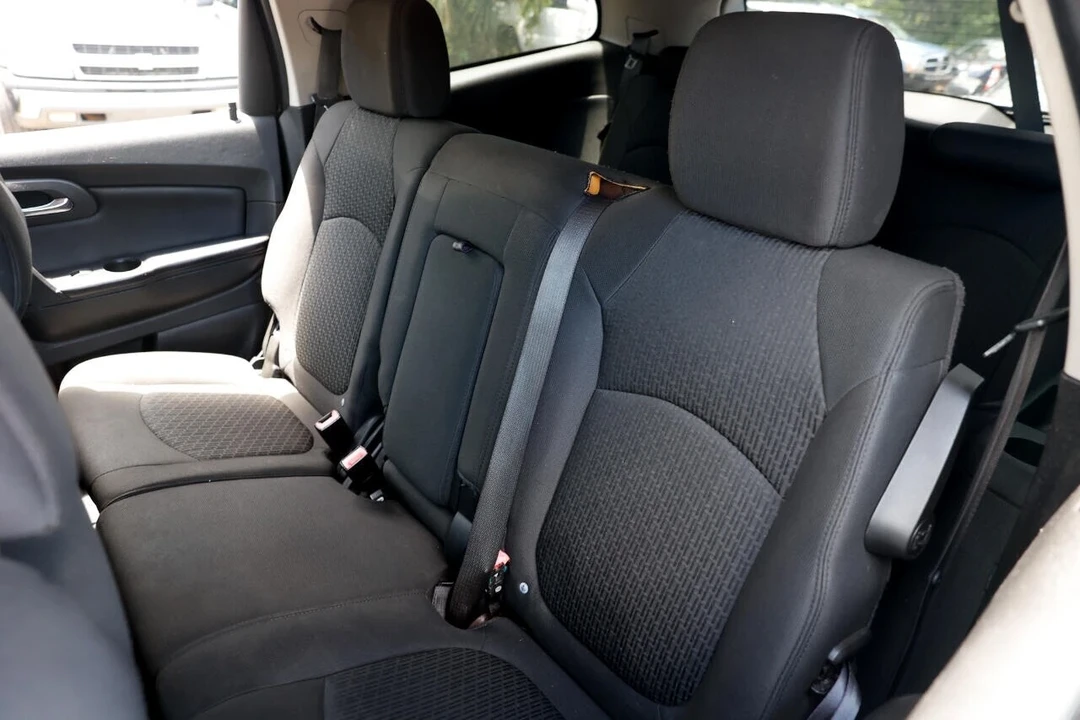 2011 Chevrolet Traverse - Image 8 of 21