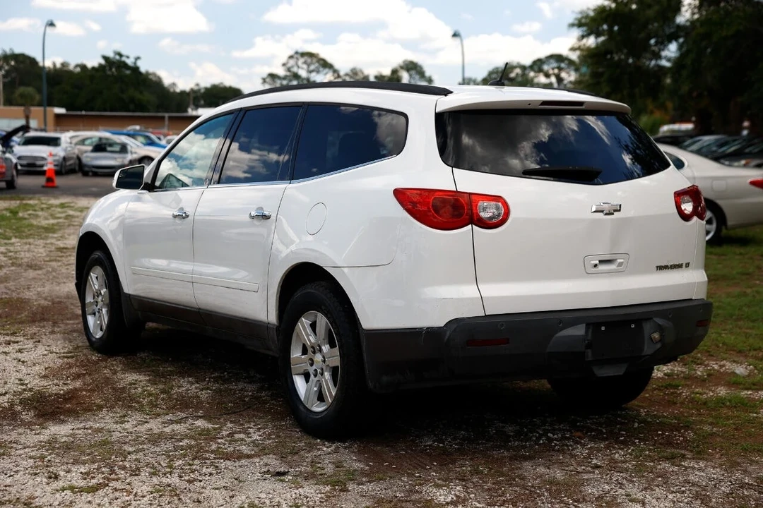 2011 Chevrolet Traverse - Image 5 of 21