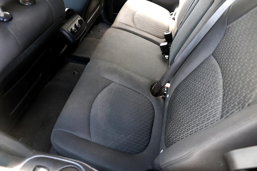 2011 Chevrolet Traverse - Image 10 of 21