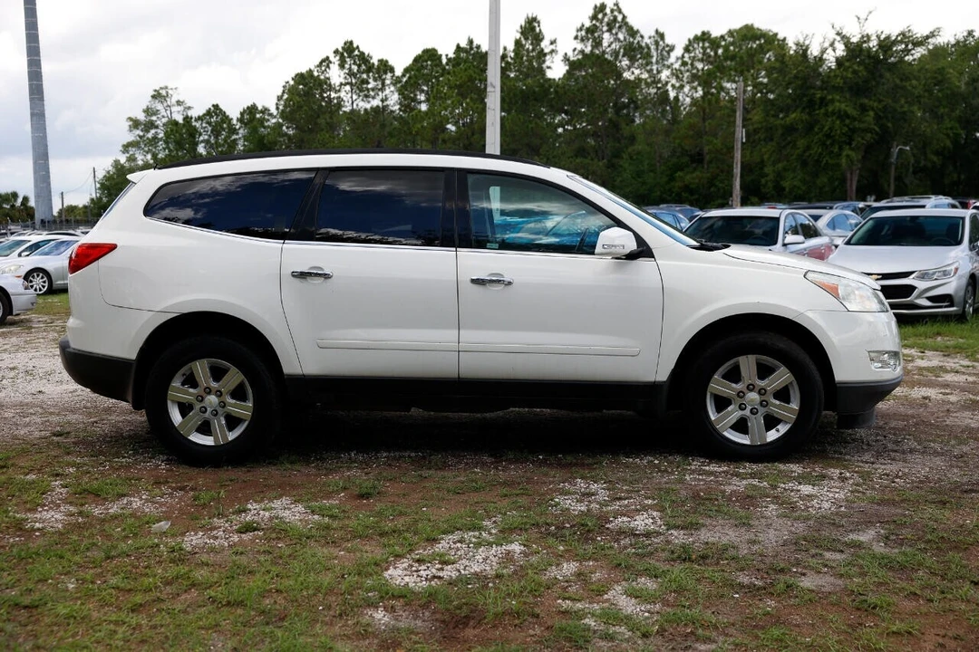 2011 Chevrolet Traverse - Image 13 of 21