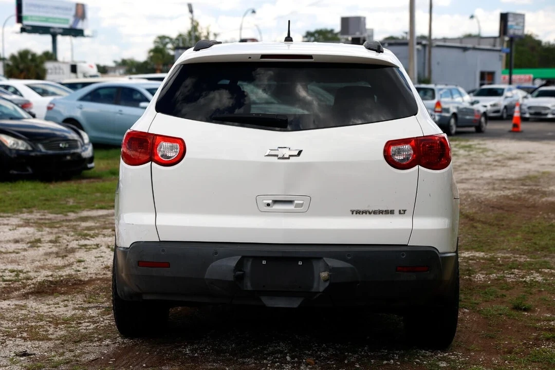 2011 Chevrolet Traverse - Image 9 of 21