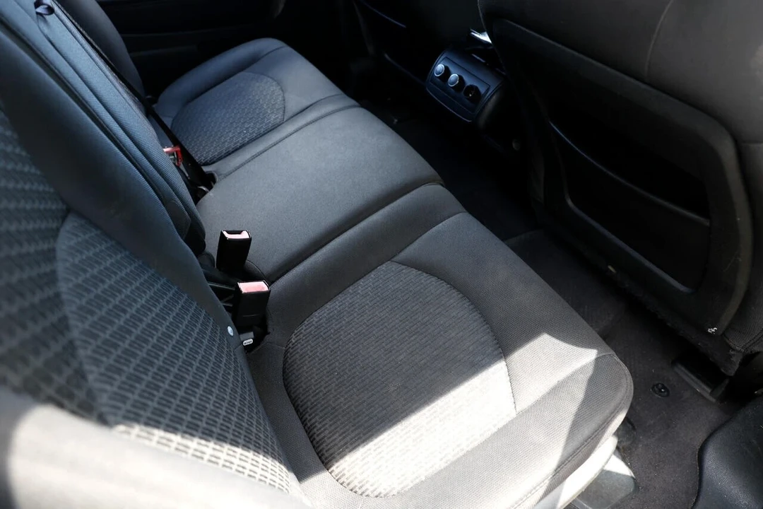 2011 Chevrolet Traverse - Image 12 of 21