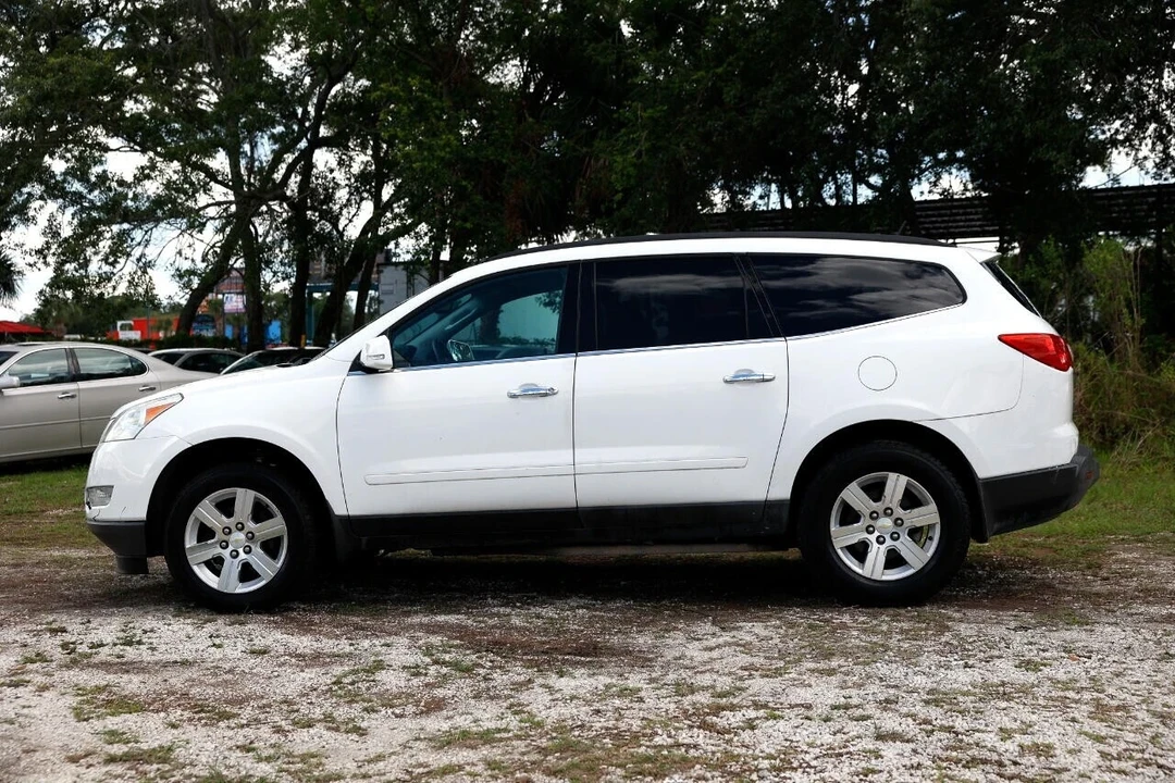 2011 Chevrolet Traverse - Image 3 of 21