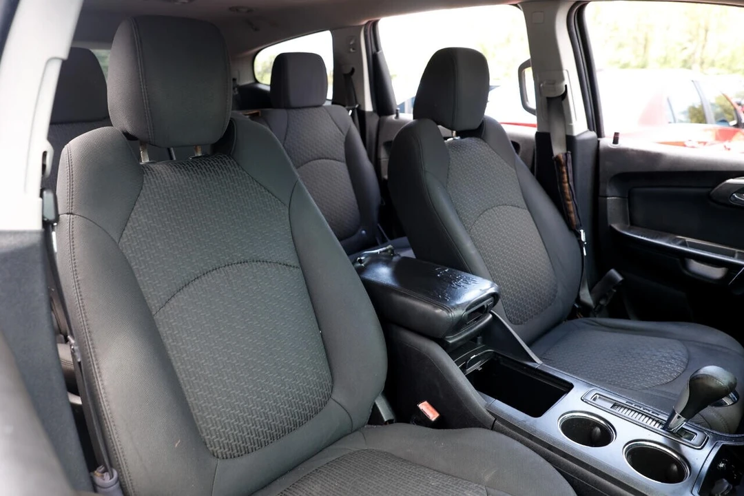 2011 Chevrolet Traverse - Image 16 of 21