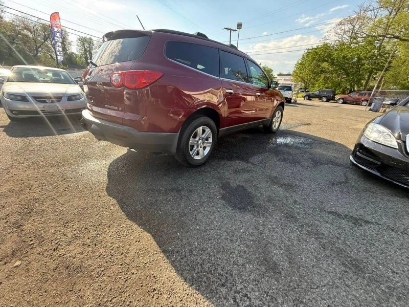2011 Chevrolet Traverse - Image 11 of 12