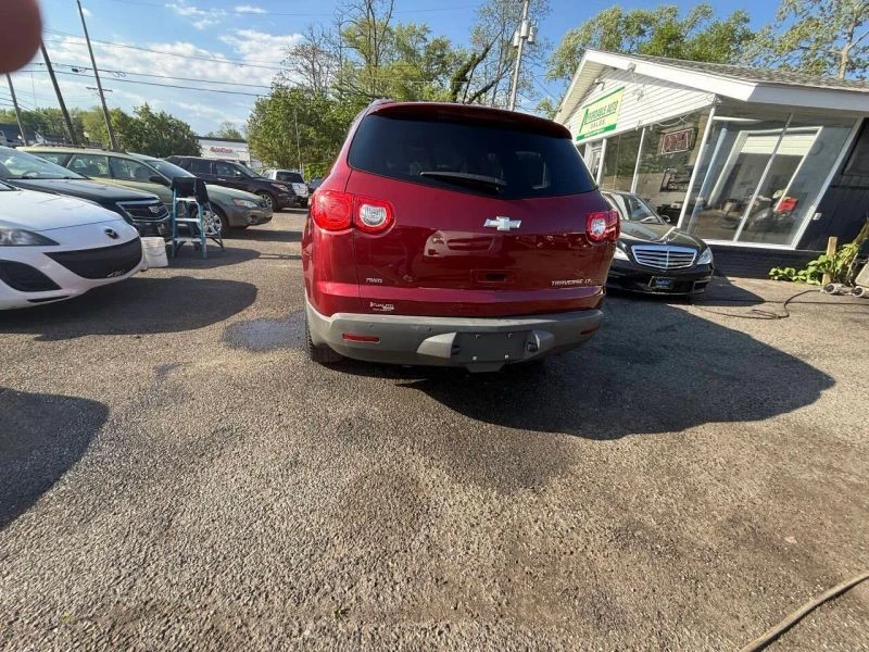 2011 Chevrolet Traverse - Image 8 of 12