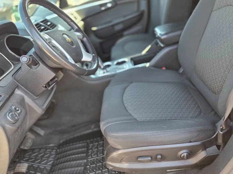 2011 Chevrolet Traverse - Image 4 of 7