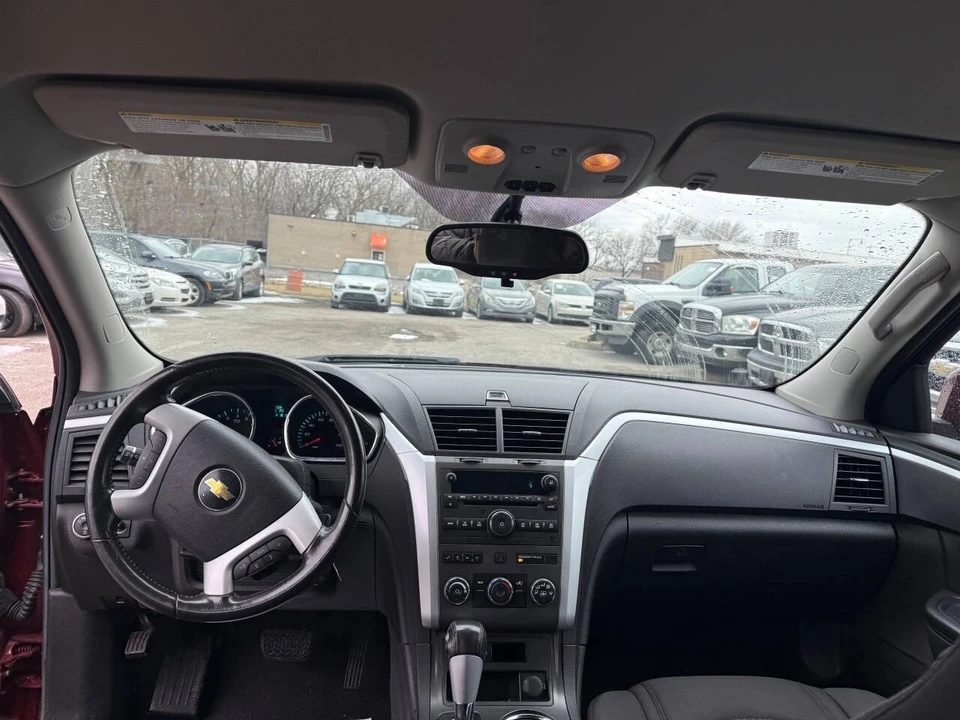 2011 Chevrolet Traverse - Image 16 of 21