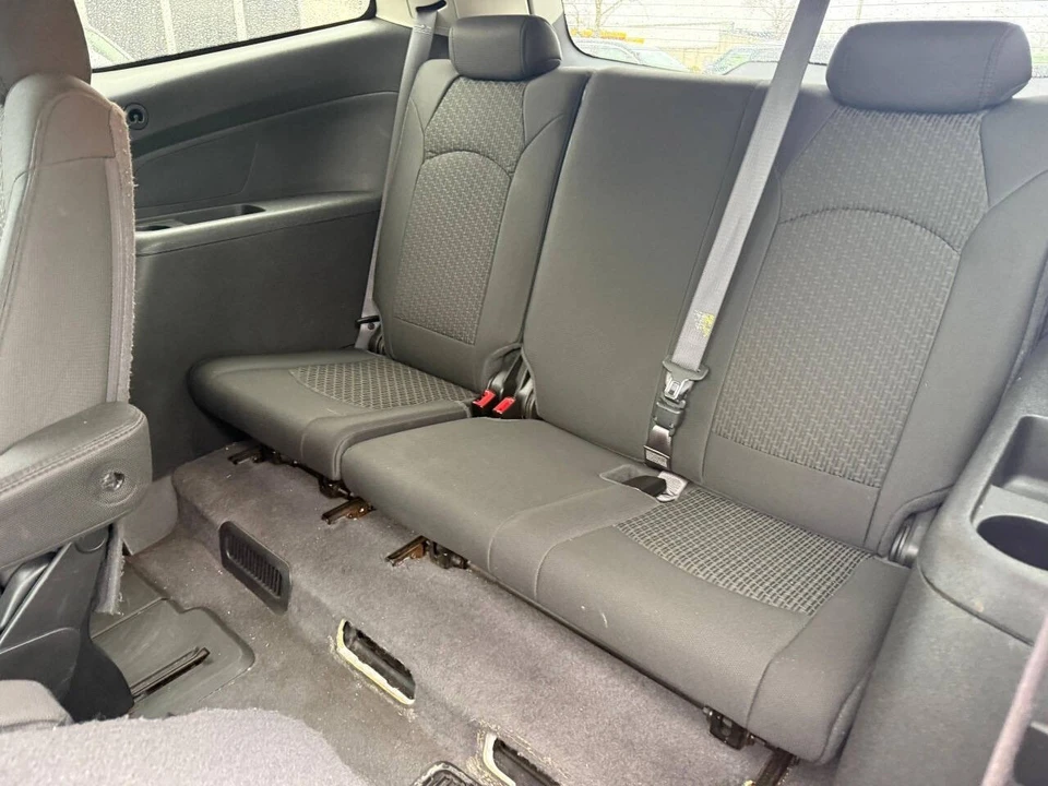 2011 Chevrolet Traverse - Image 18 of 21