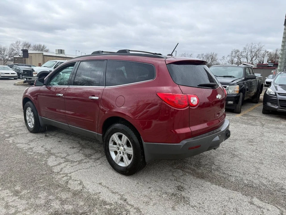 2011 Chevrolet Traverse - Image 9 of 21