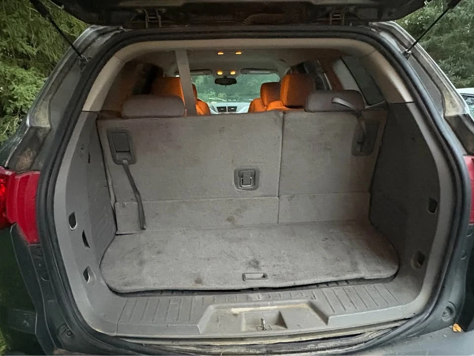 2011 Chevrolet Traverse - Image 10 of 12
