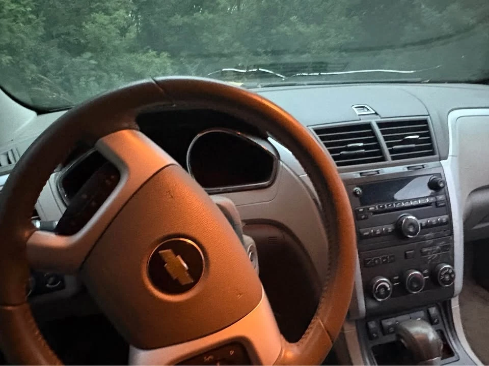 2011 Chevrolet Traverse - Image 5 of 12