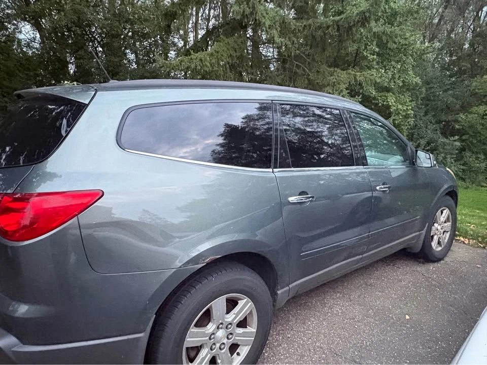 2011 Chevrolet Traverse - Image 3 of 12