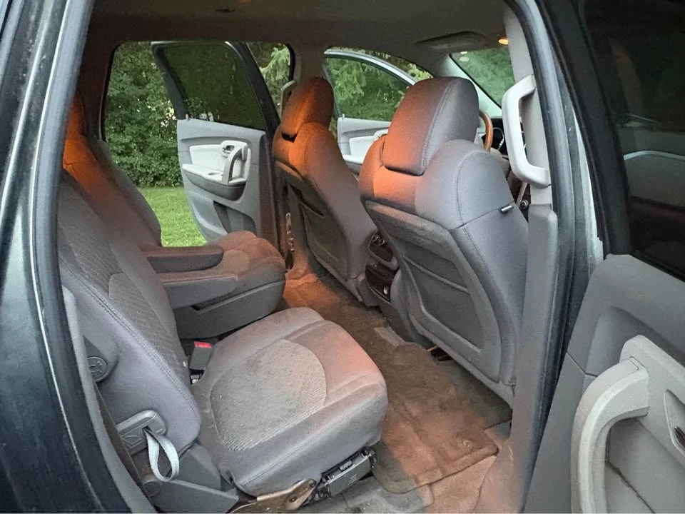 2011 Chevrolet Traverse - Image 7 of 12