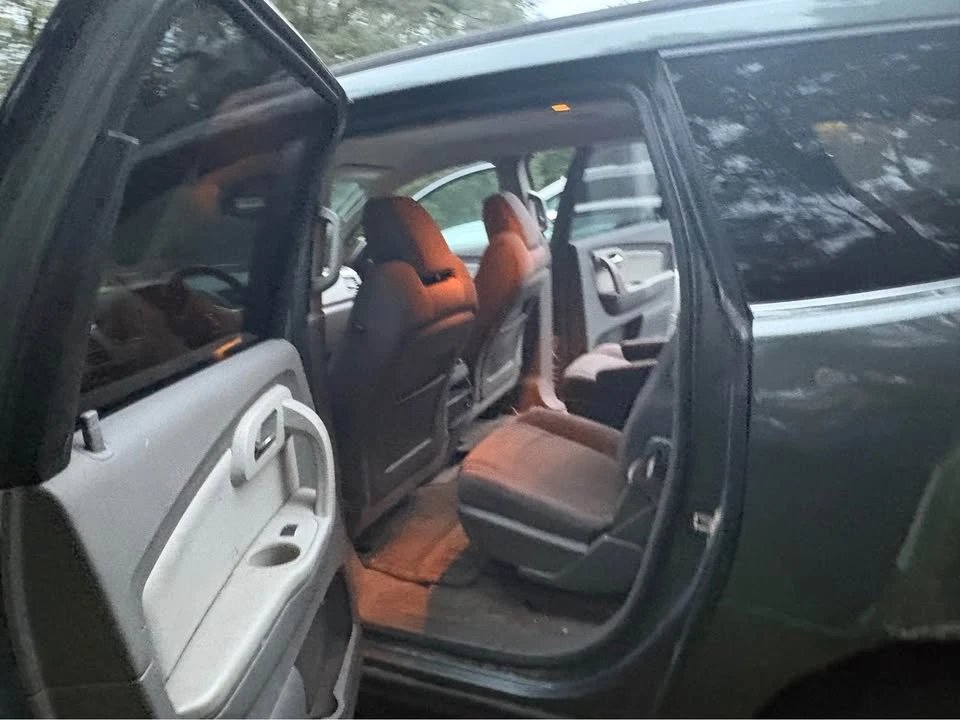 2011 Chevrolet Traverse - Image 6 of 12