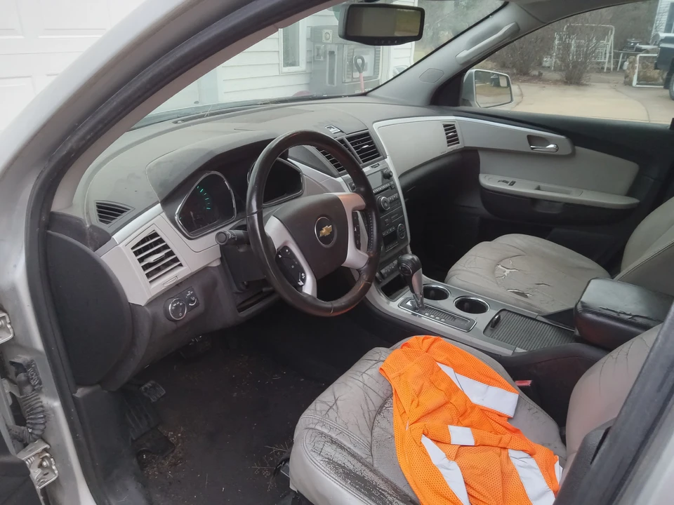 2011 Chevrolet Traverse - Image 5 of 9