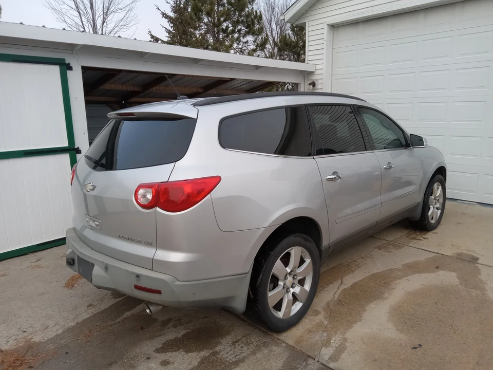 2011 Chevrolet Traverse - Image 7 of 9