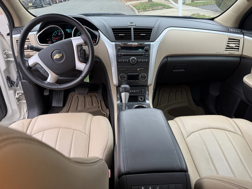 2011 Chevrolet Traverse - Image 11 of 19