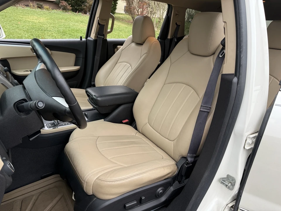 2011 Chevrolet Traverse - Image 12 of 19