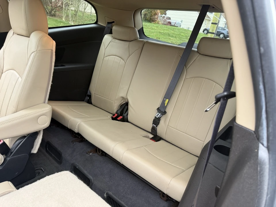2011 Chevrolet Traverse - Image 14 of 19