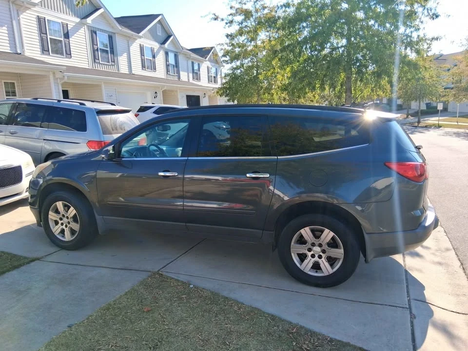 2011 Chevrolet Traverse - Image 3 of 9
