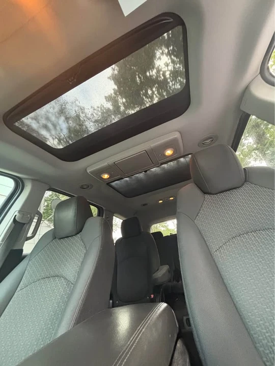 2011 Chevrolet Traverse - Image 6 of 14