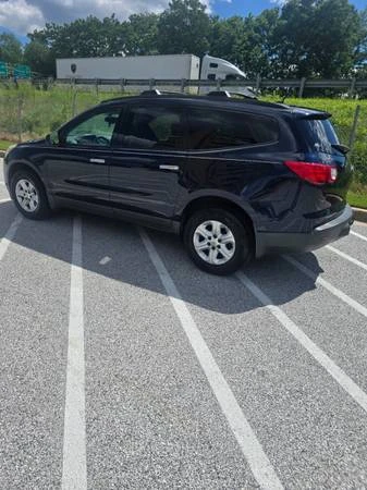 2011 Chevrolet Traverse - Image 3 of 18