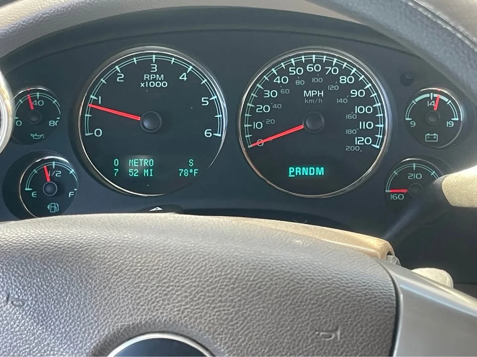 2011 Chevrolet Avalanche - Image 3 of 12