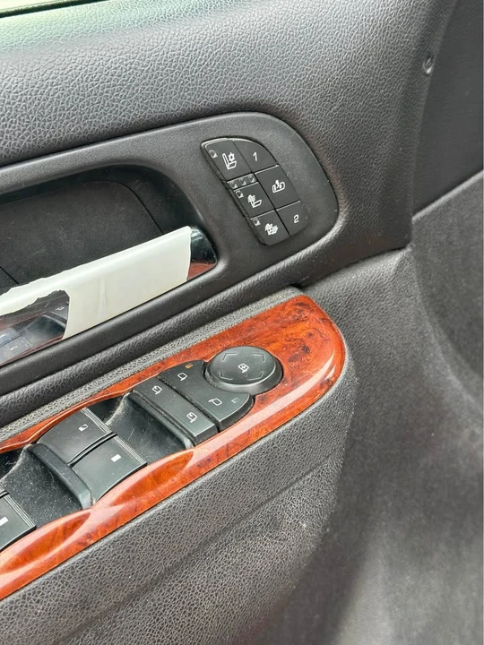 2011 Chevrolet Avalanche - Image 10 of 11