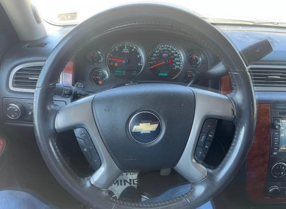 2011 Chevrolet Avalanche - Image 6 of 18