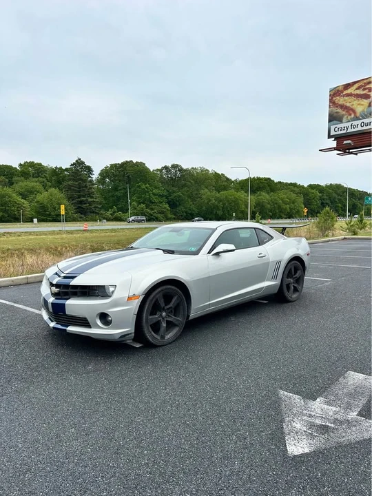 2011 Chevrolet Camaro 5th Gen - Image 2 of 13
