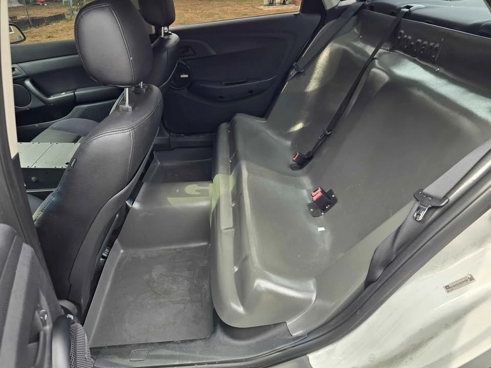2011 Chevrolet Caprice - Image 16 of 19